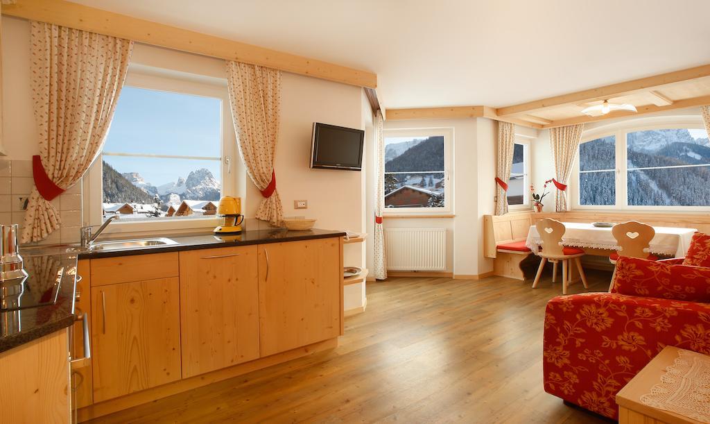 Apartments Antines Selva di Val Gardena Phòng bức ảnh
