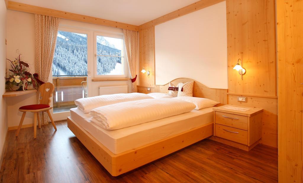 Apartments Antines Selva di Val Gardena Phòng bức ảnh