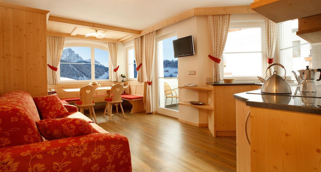 Apartments Antines Selva di Val Gardena Phòng bức ảnh